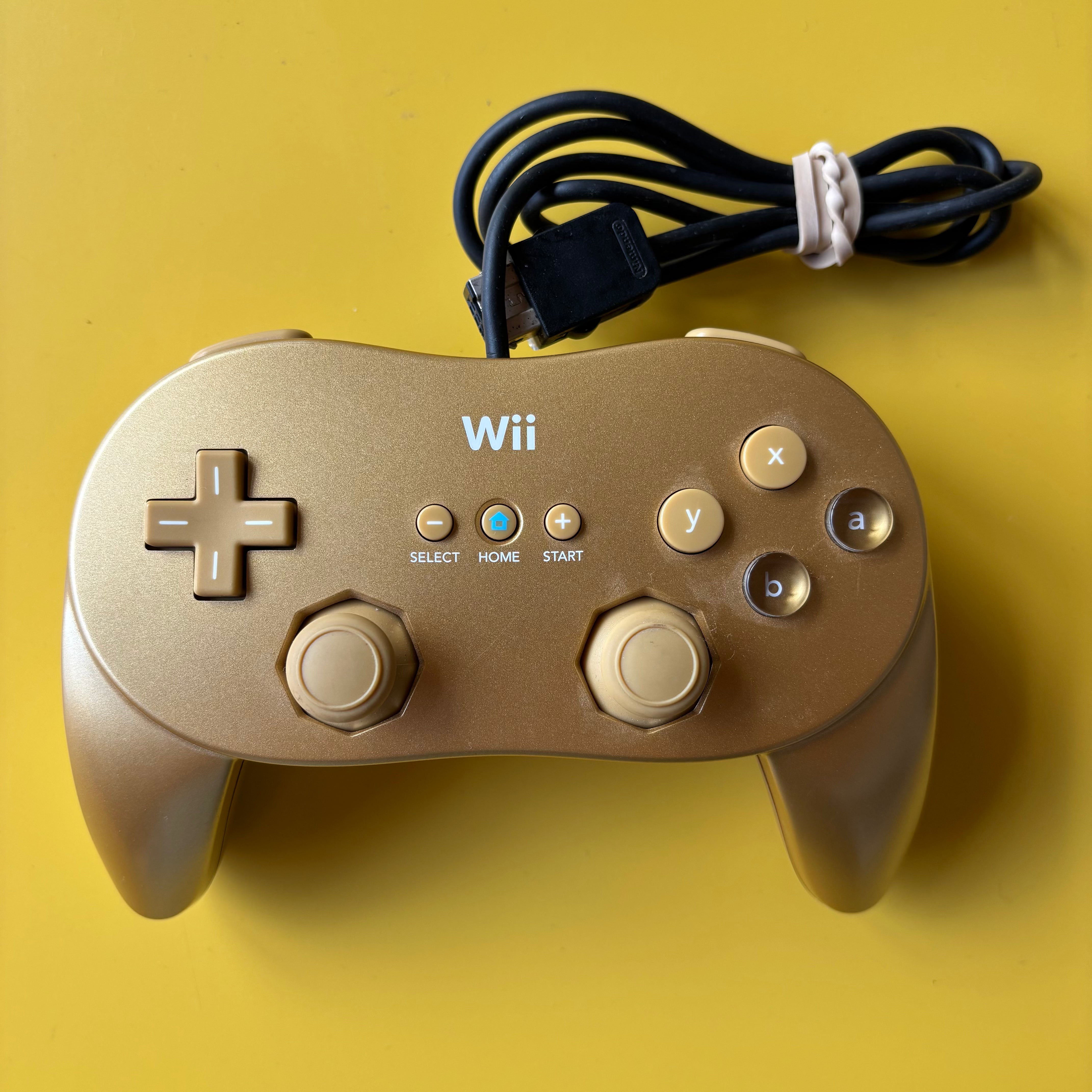 Wii - Gold Classic Pro Controller