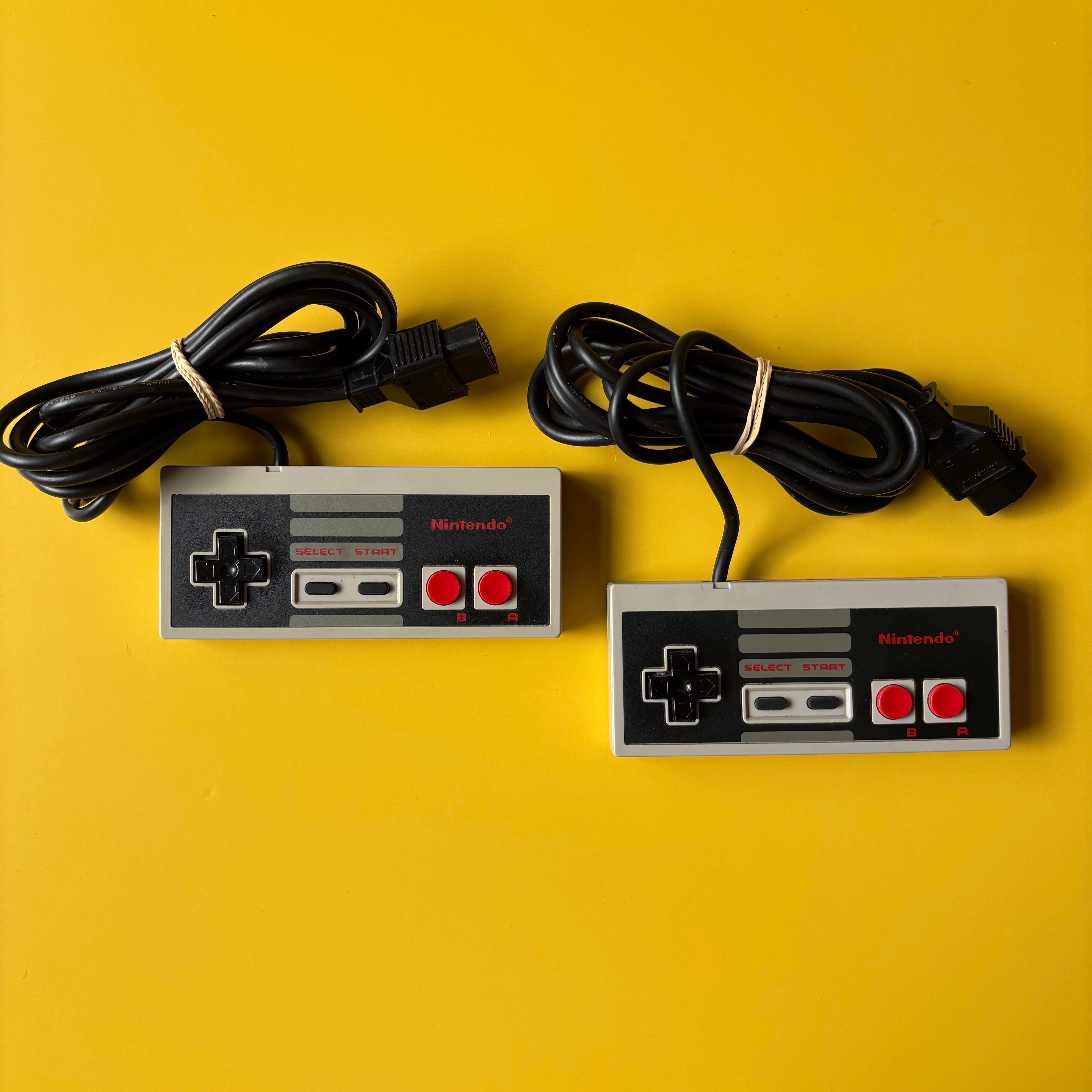 NES - Boxed Console - REGION FREE + New 72 Pin + HDMI Converter